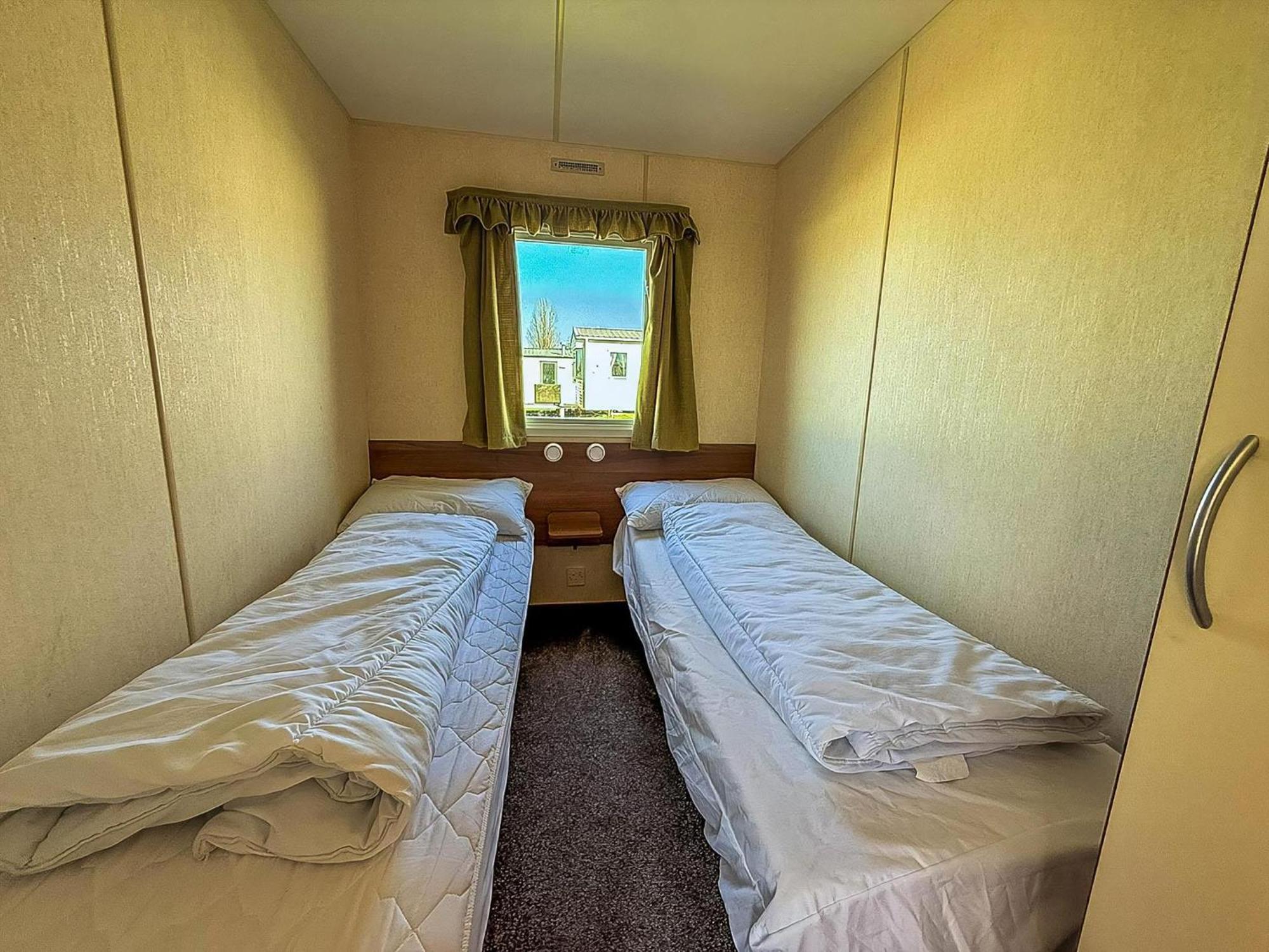 Lovely Caravan At Manor Park, Nearby Hunstanton Beach In Norfolk Ref 23049S Exterior foto